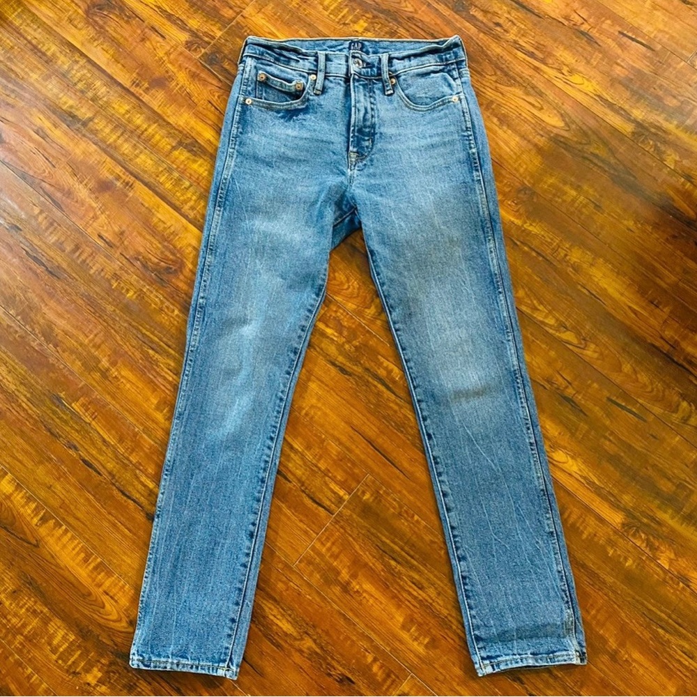 Gap Slim Stright Leg Jean. Size 26.